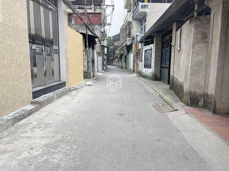 Bà Cô cần bán 53,2m2 đất thổ cư đường thông ngõ 71 Việt Hưng. Ngay gần chợ, gần trường