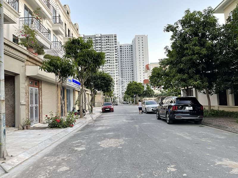 Cần bán 247m2 đất biệt thự M3 KĐT 31ha Trâu Quỳ. Hiện đang là lô không lỗi đẹp nhất đang bán