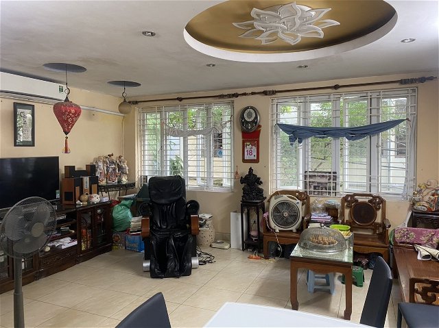 Chủ cần bán nhà PHỐ TRẦN QUỐC HOÀN, Cầu Giấy 60m2, 5 tầng, mt 5.8m, ô tô tránh đỗ, ở sướng.