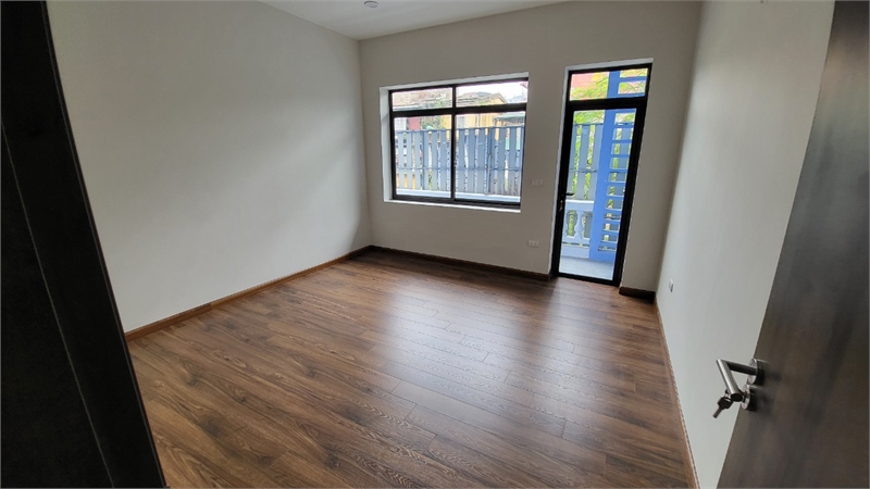 Bán nhà mặt phố Vũ Trọng Phụng, DT 20m2 x 5 tầng, MT 5m, vỉa hè rộng, kinh doanh ổn.