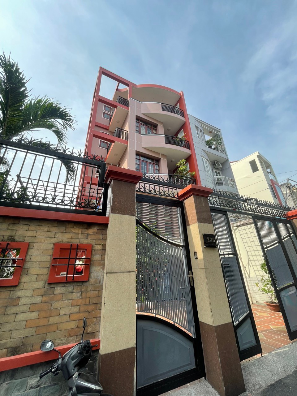 Bán Nhà 69/48 Nguyễn Gia Trí ( D2 ), P25, Q.Bình Thạnh Giá 8.7 Tỷ