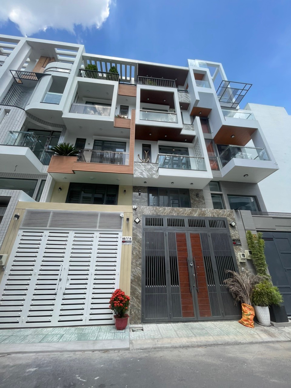 Nhà Bán Hẻm Xe Hơi 8m Nguyễn Cửu Vân Quận Bình Thạnh Giá 15.5 Tỷ - Quỳnh My BĐS