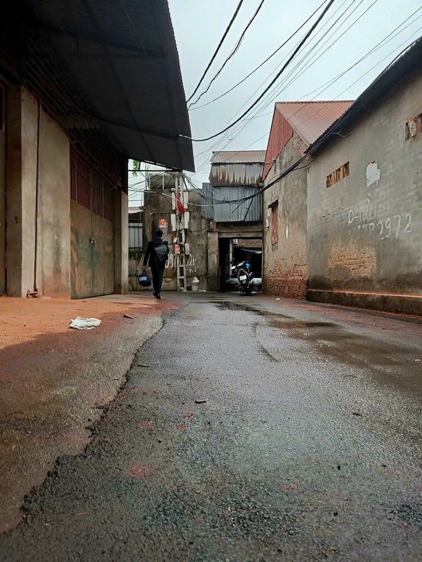 Cần bán nhà cấp 4 diện tích gần 80m2 mặt tiền 5 m lô góc ,Đường ô tô 30 chỗ quay đầu tài chính 850tr.