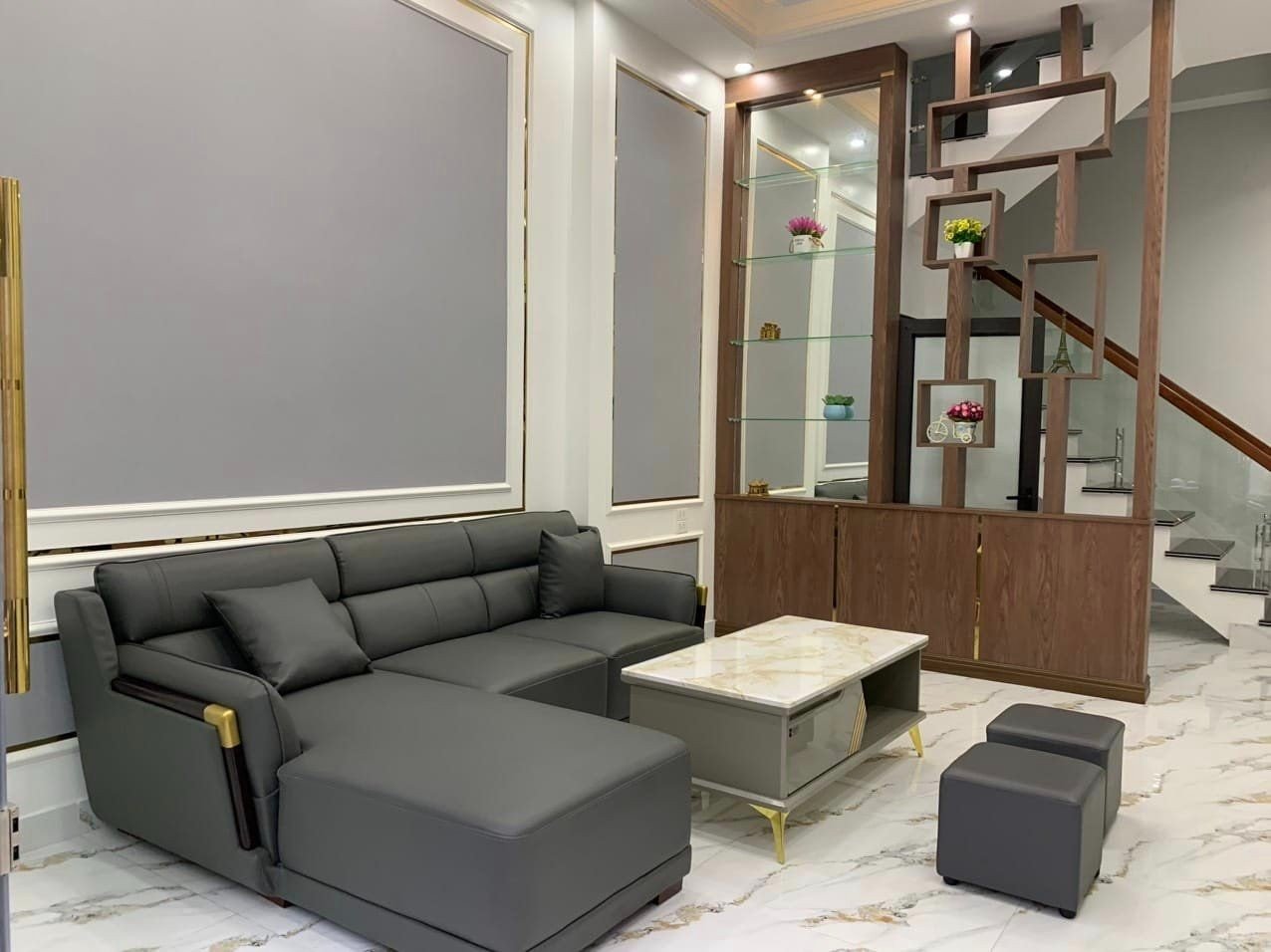 Bán nhà mặt đường Kiều Sơn - Văn Cao, 62m 4 tầng GIÁ 4.25 tỉ mới tinh, giá sốc