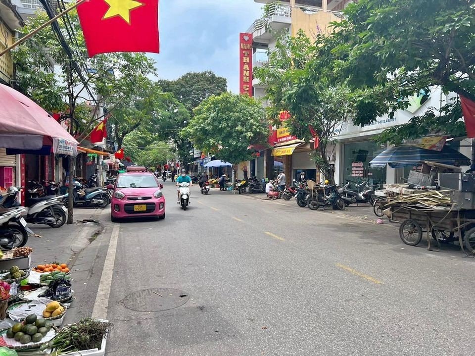 Bán nhà mặt đường Hàng Kênh, 64m 2 tầng GIÁ 9.6 tỉ vị trí kinh doanh đắc địa