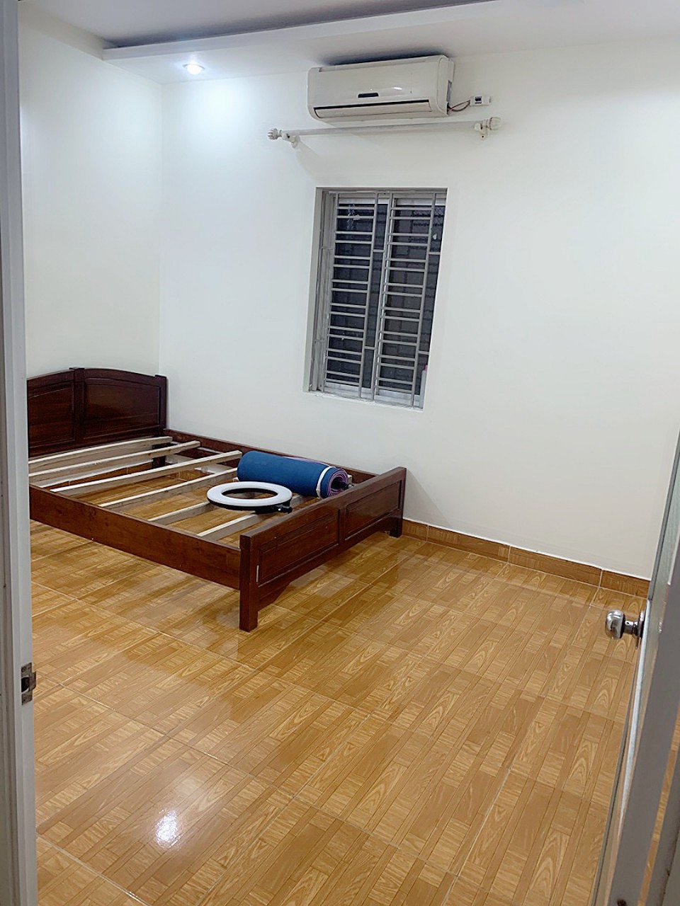 Bán nhà giá mềm như bún đường Chợ Hàng Mới, 45m 3 tầng GIÁ 1.8 tỉ về ở luôn