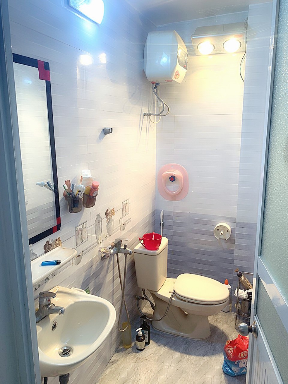 Bán nhà mặt đường kinh doanh tốt, 47m 4 tầng GIÁ chỉ 2.68 tỉ tại Thư Trung - Văn Cao