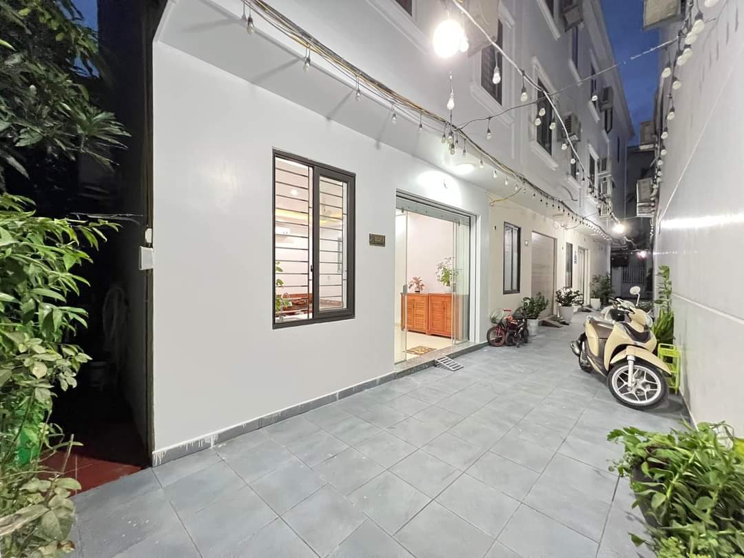 Bán nhà Trung Hành, 40m 3 tầng GIÁ 2 tỉ gần ngay Sân Bóng Đằng Lâm