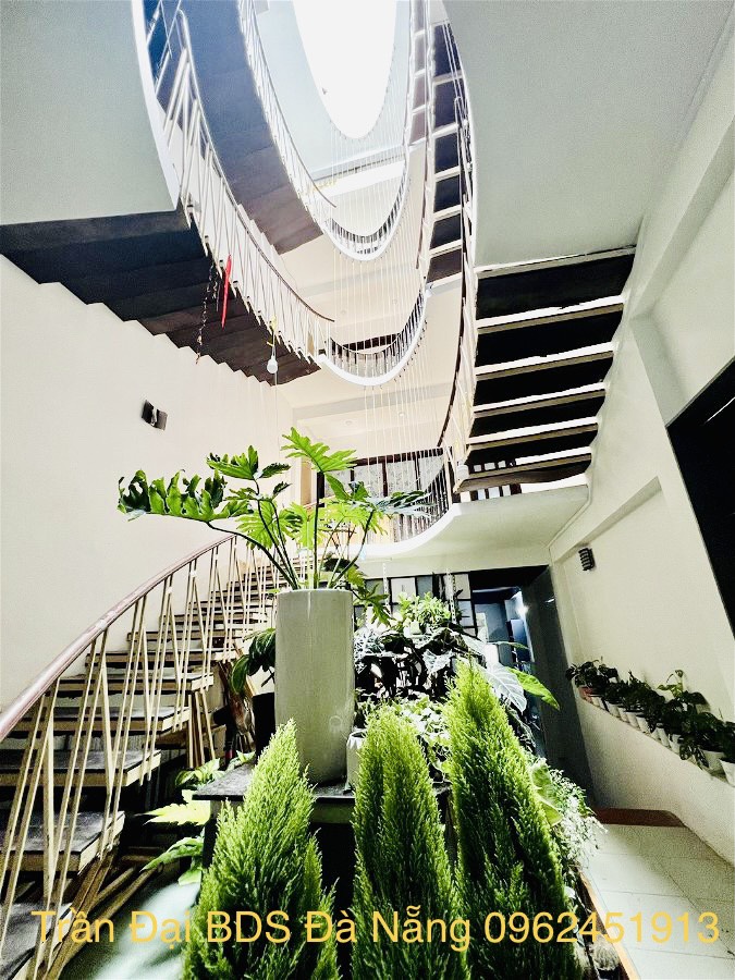 BÁN NHÀ MẶT TIỀN LÔ GÓC - 100M2 - NHỈNH 9 TỶ.