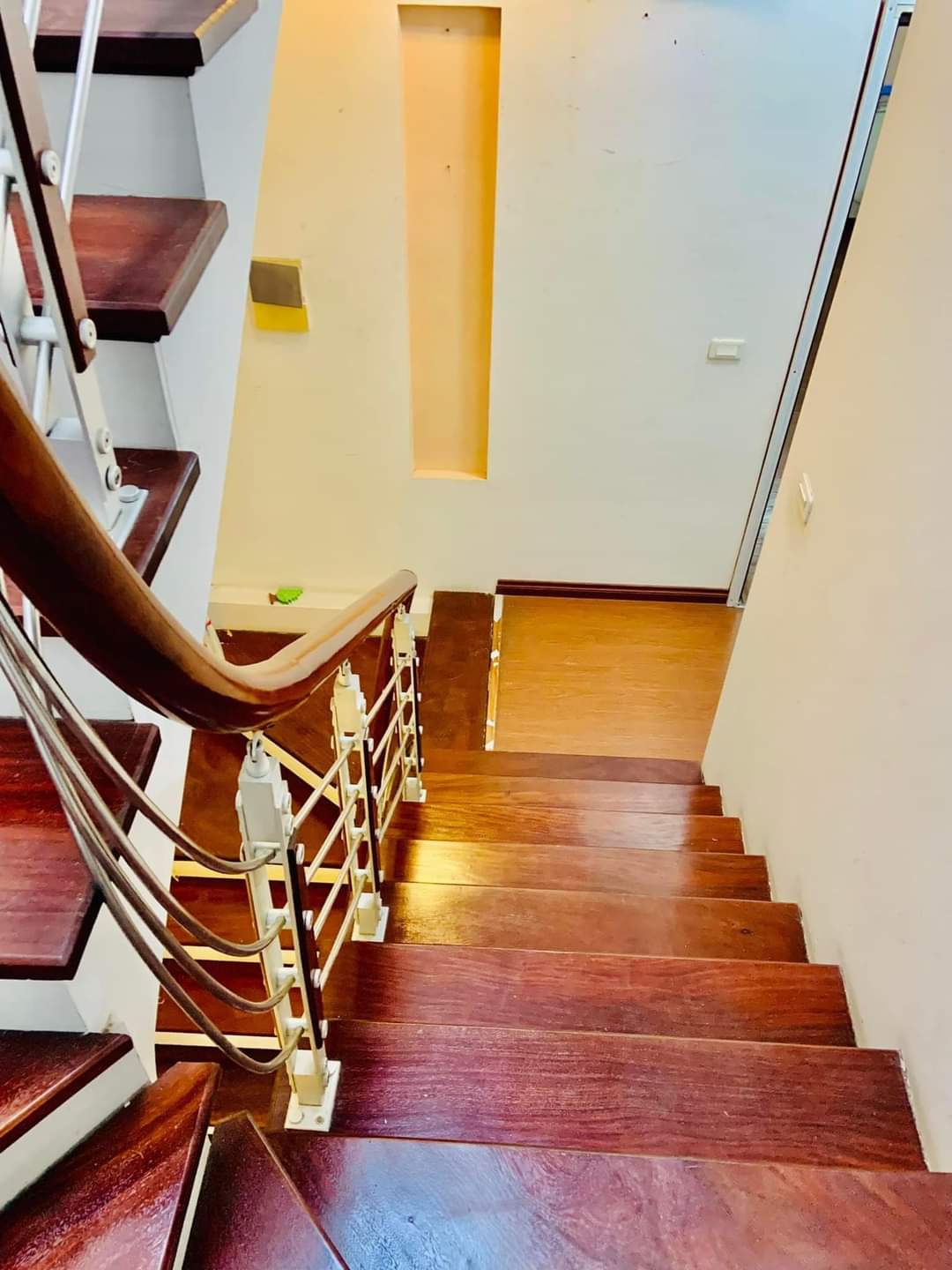BÁN NHÀ NGÕ 16 NGUYỄN VĂN HUYÊN, CẦU GIẤY, 51M2x5T MẶT TIỀN 4M, VỊ TRÍ ĐẮC ĐỊA.