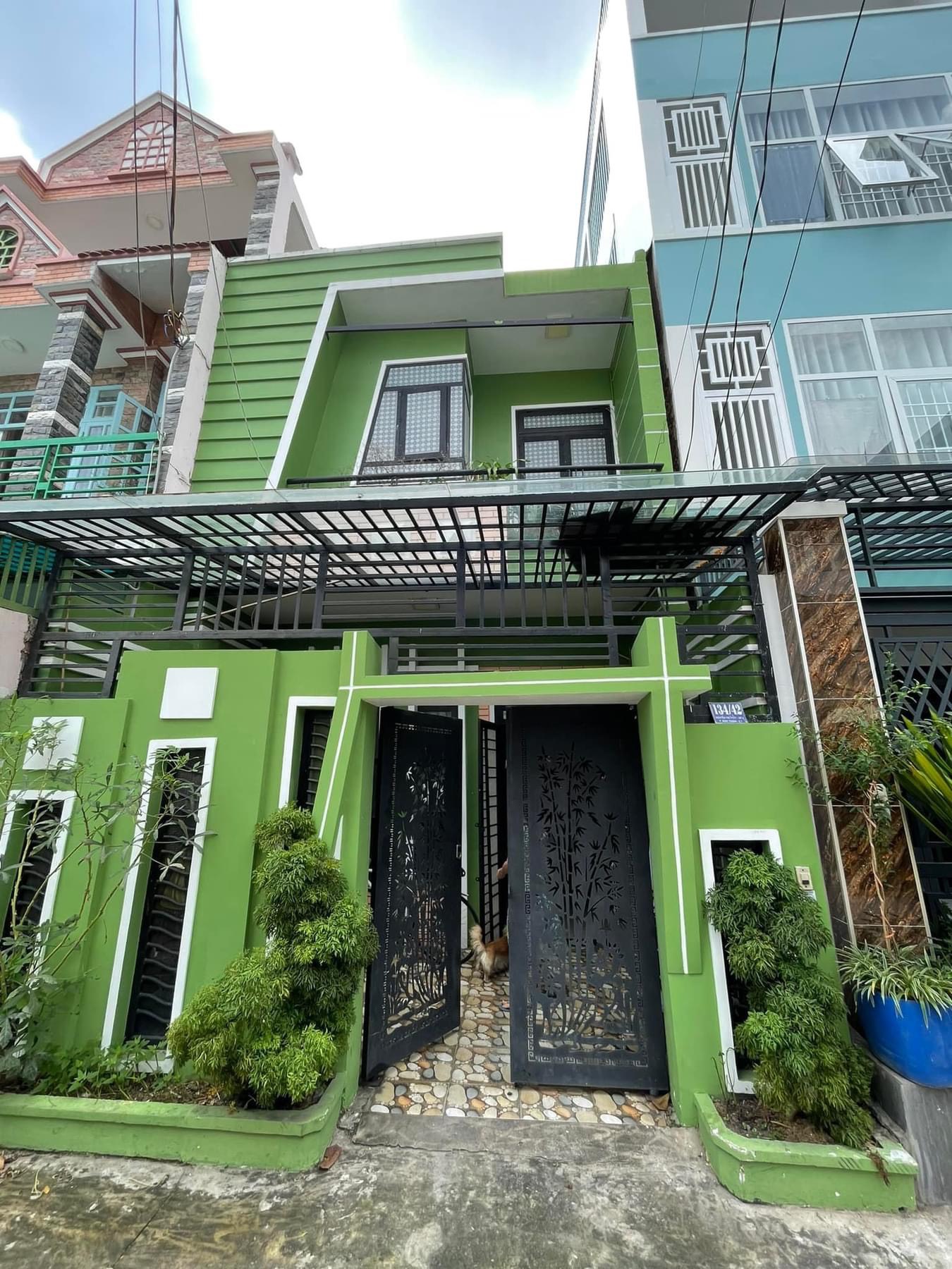 HẺM XE TẢI 8M. AN NINH. CHÍNH CHỦ . NG T THẬP. B THUẬN Q7. 93m2. 9,3t