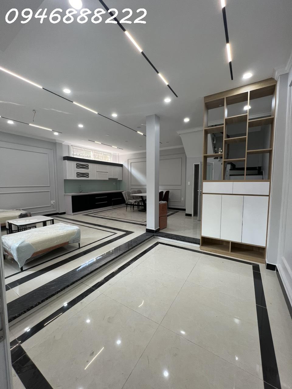 Nhà xây mới sau nhà mặt đường Miếu Hai Xã , Ô tô đỗ cửa ngày đêm