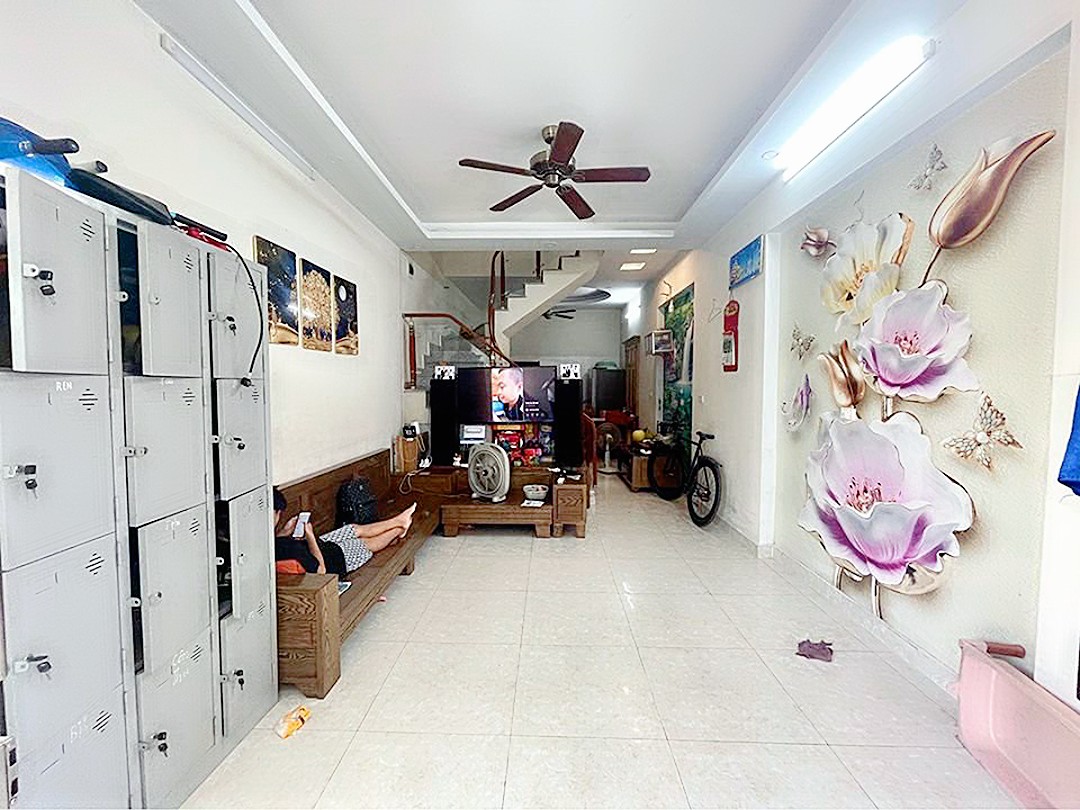 Bán nhà Khúc Thừa Dụ gần AEON, 40m 3 tầng GIÁ 2.2 tỉ nhà dân đang ở