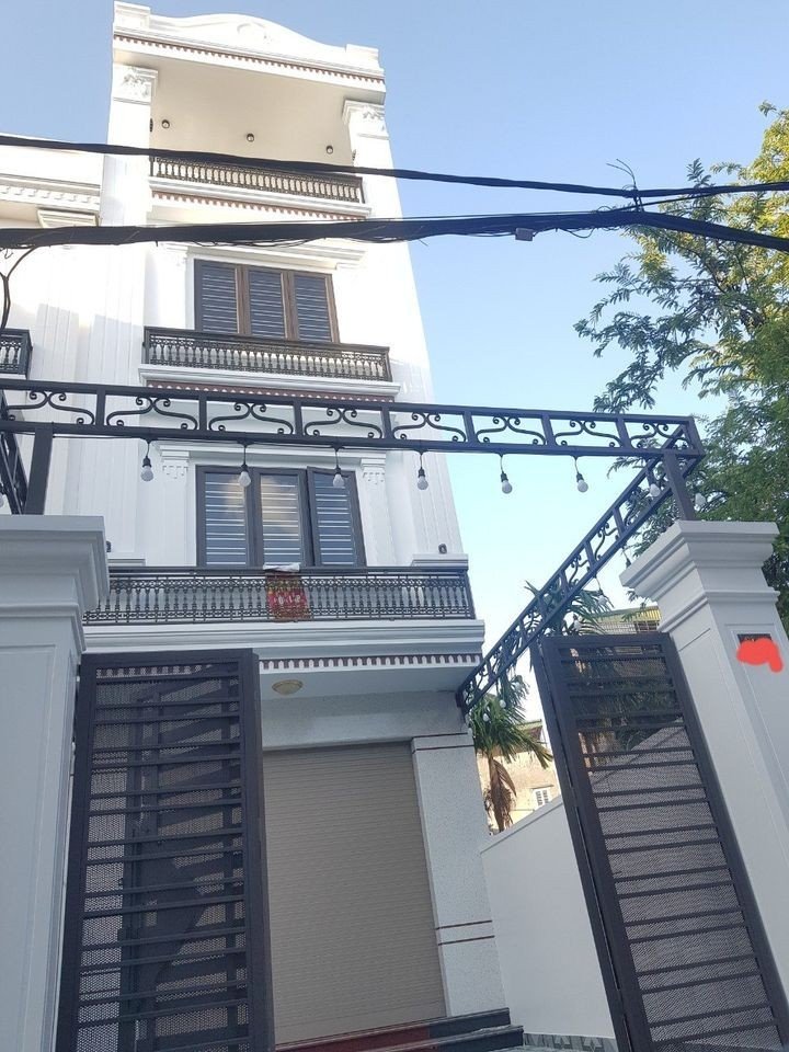 Bán nhà tuyến 2 Trung Hành, 75m 4 tầng GIÁ 4 tỉ sân cổng riêng, ô.tô để trong nhà