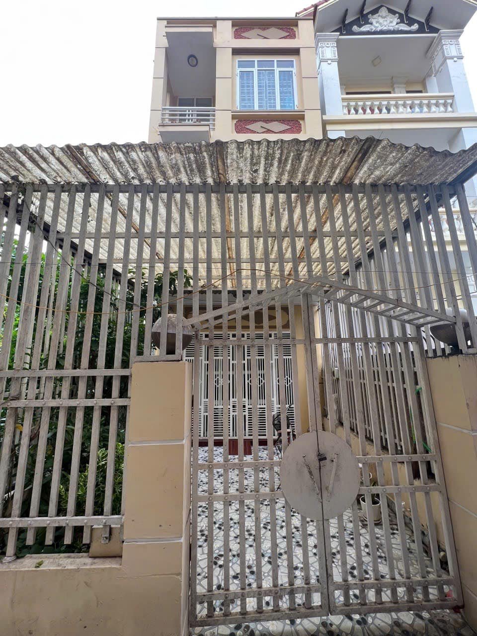 Bán nhà Lực Hành - Trung Lực 91m 3 tầng GIÁ 2.75 tỉ xây độc lập, sân cổng riêng