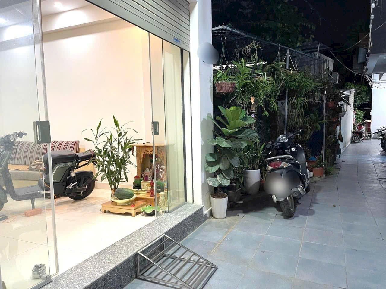 Bán nhà Trung Hành gần Chợ Đằng Lâm, diện tích 46m 3 tầng GIÁ 2.15 tỉ