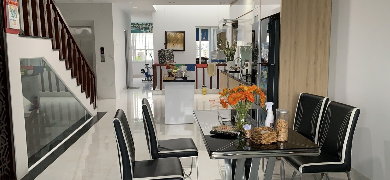 Chính chủ cần bán nhà mặt tiền đường a2 VCN phước hải , gần đầu đường tố hữu