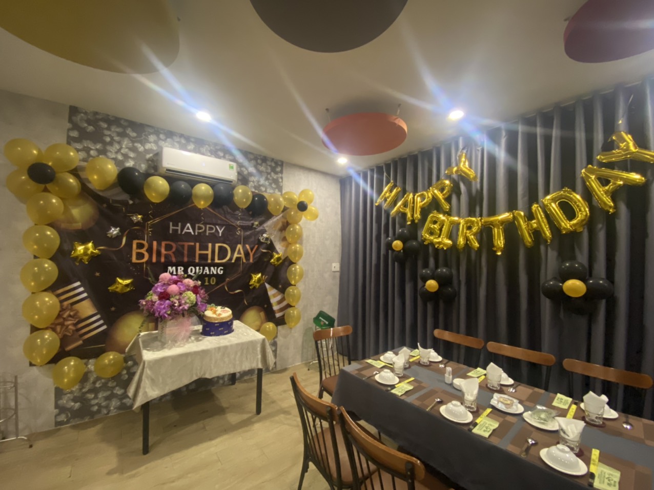 Cần hợp tác kinh doanh hoặc sang nhượng cho thuê lại nhà hàng đang kinh doanh, khách hàng ổn định, đường Nguyễn Giản