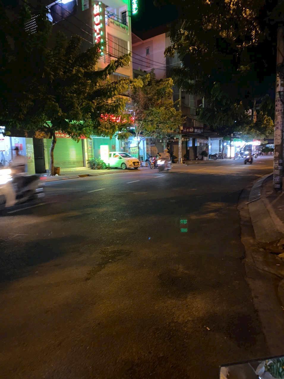 BÁN NHÀ NGUYỄN PHÚC CHU-TÂN BÌNH. MẶT HẺM XE TẢI QUAY ĐẦU- GẦN MẶT TIỀN - GIAO TRƯỜNG CHINH.5TẦNG ĐÚC BTCT.42M CHỈ