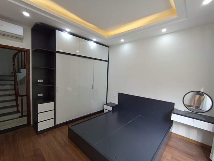 Nhà Đẹp Nguyễn Văn Cừ, Long Biên 30m2, 5 tầng, giá 5,15 tỷ