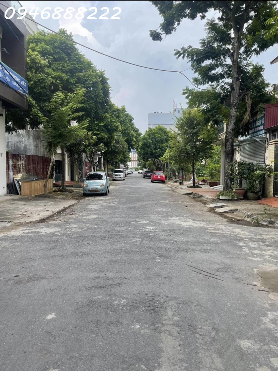 Lô đất siêu phẩm mặt đường Đào Nhuận , ngay sát ngã 4 Vin Mart , Vị trí cực kỳ đắc địa , Kinh doanh buôn bán rất tốt