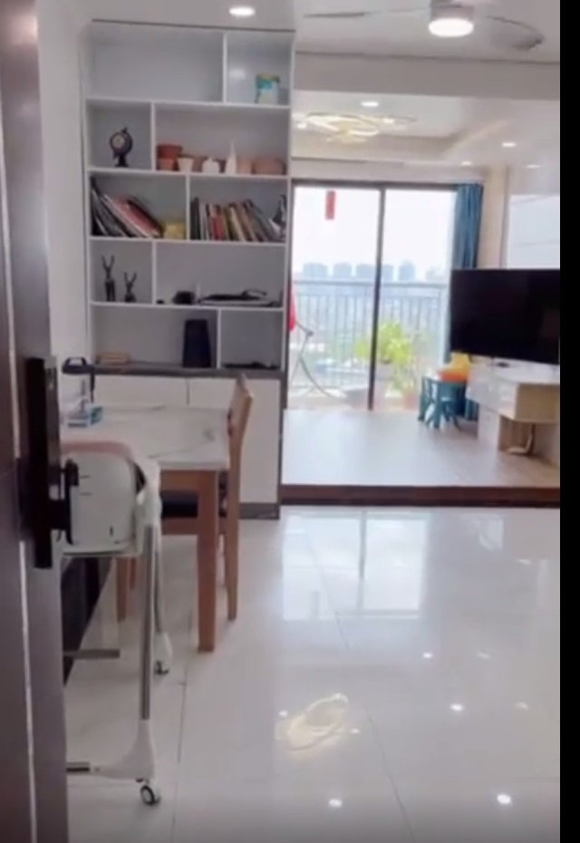 Hiếm ,cần bán 2PN 2wc căn 65m2 giá 2.7 tỷ full đồ Ban công thoáng mát