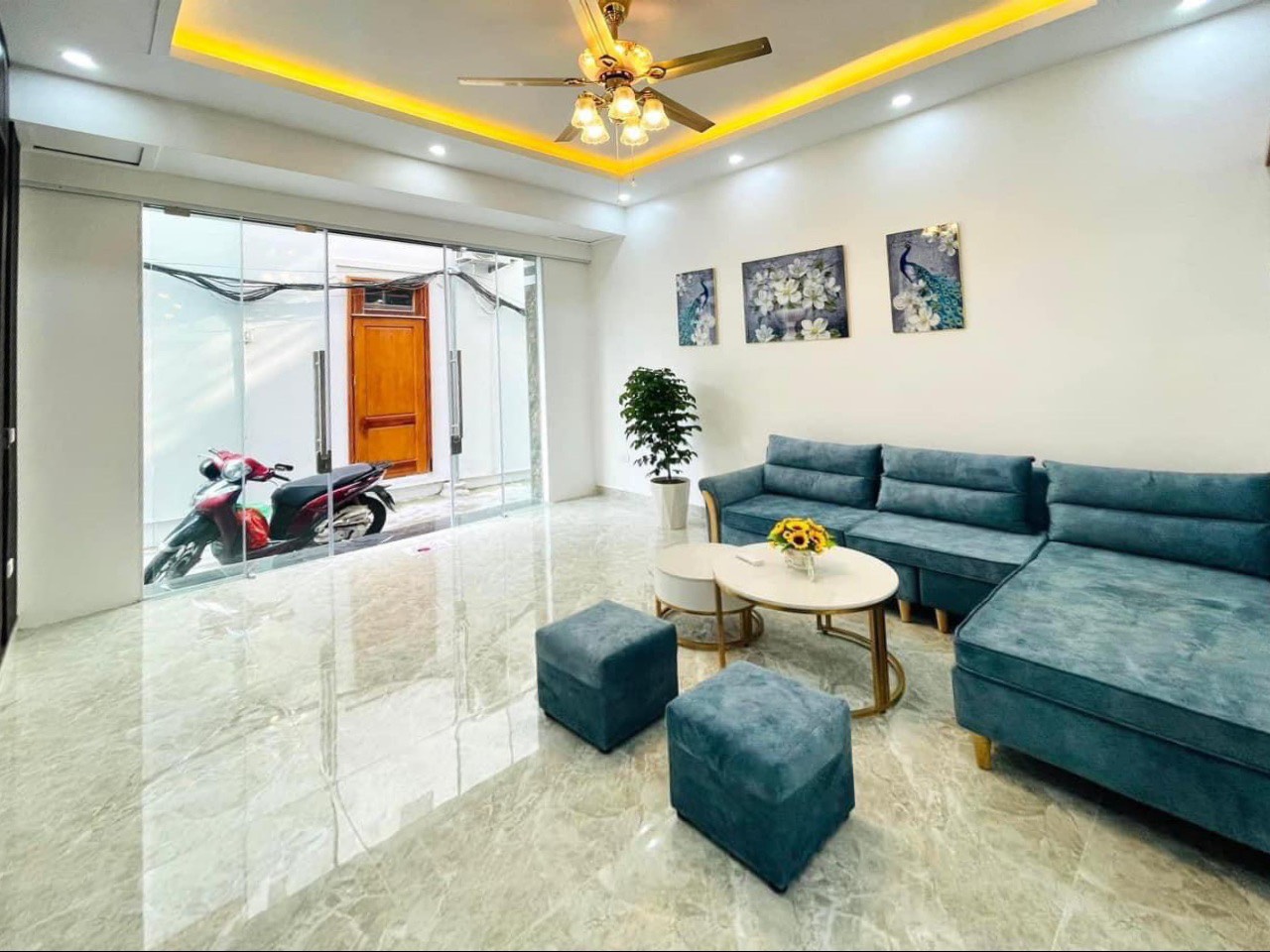 Bán nhà 3 tầng ngõ 52 Miếu Hai Xã.