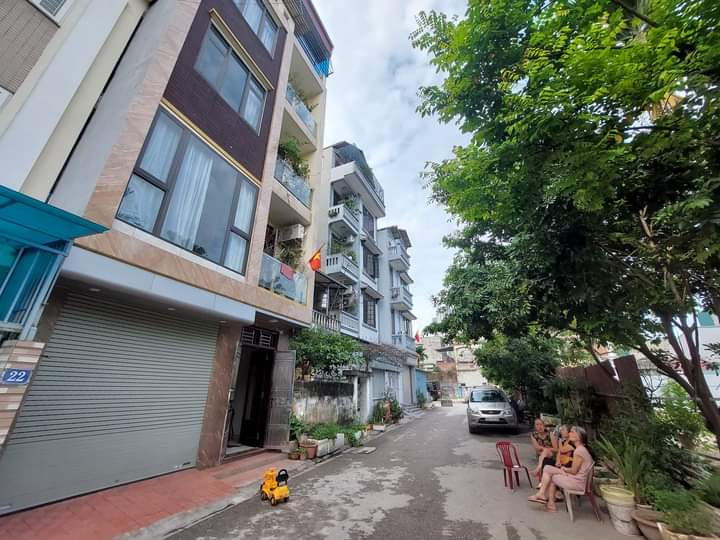 Lý Sơn, Long Biên 80m2, 4 tầng, ô tô, kinh doanh...