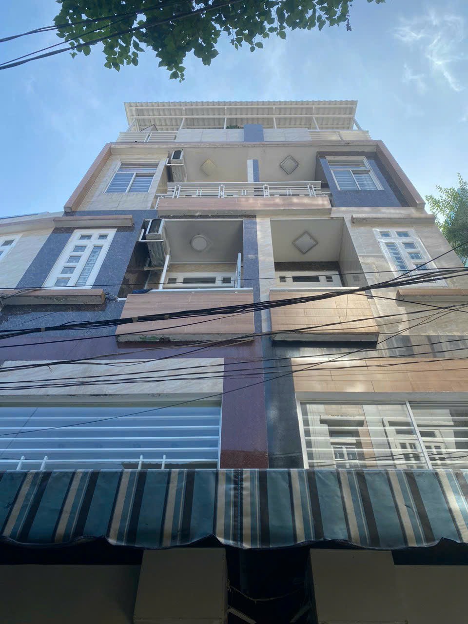 Bán nhà 1/ hẻm oto 5m Lac Long quân quận Tân Bình dtsd 120m2 nhỉnh 5 tỷ TL