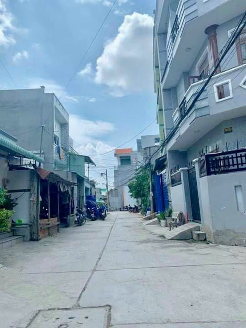 Bán đất đường Tỉnh Lộ 10 Bình Tân 4x22 full thổ hẻm 8m gần chợ Hồ Văn Long xây dựng tự do.