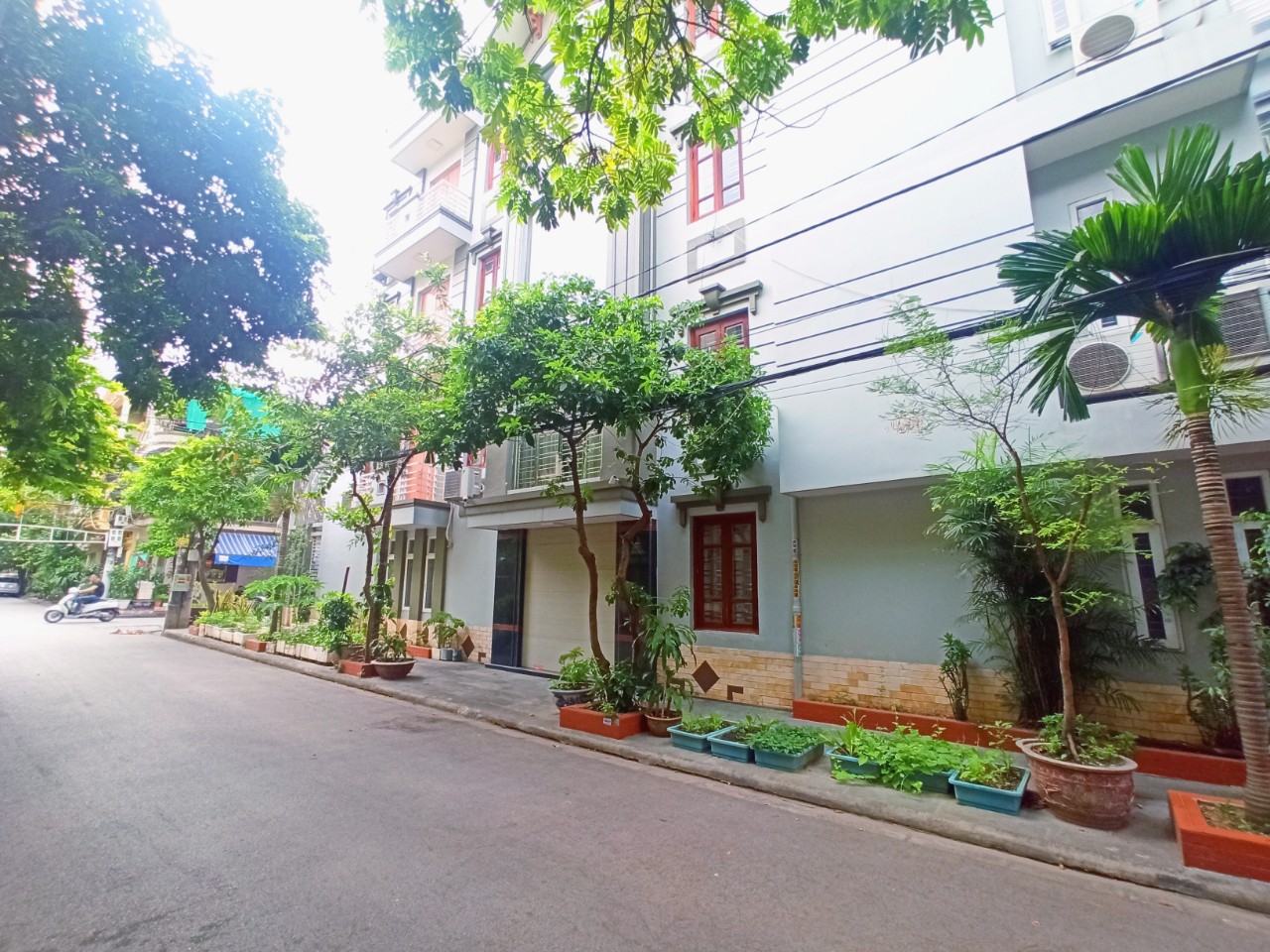 Bán nhà mặt đường Tô Vũ - 193 Văn Cao, 83m 5 tầng GIÁ 9.2 tỉ đang cho thuê, lô góc