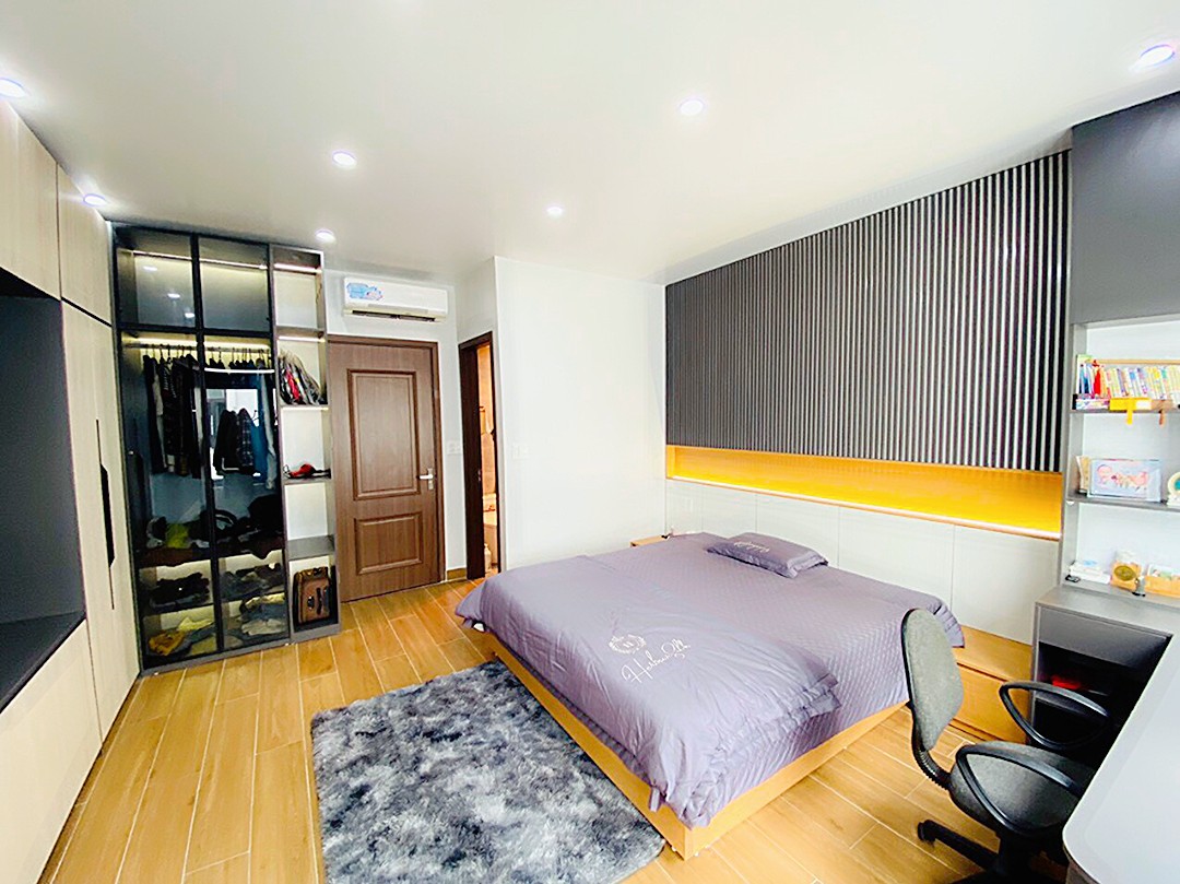 Siêu phẩm Hoàng Huy Mall có Thang máy, 79m 4 tầng GIÁ 11.8 tỉ, full nội thất xịn