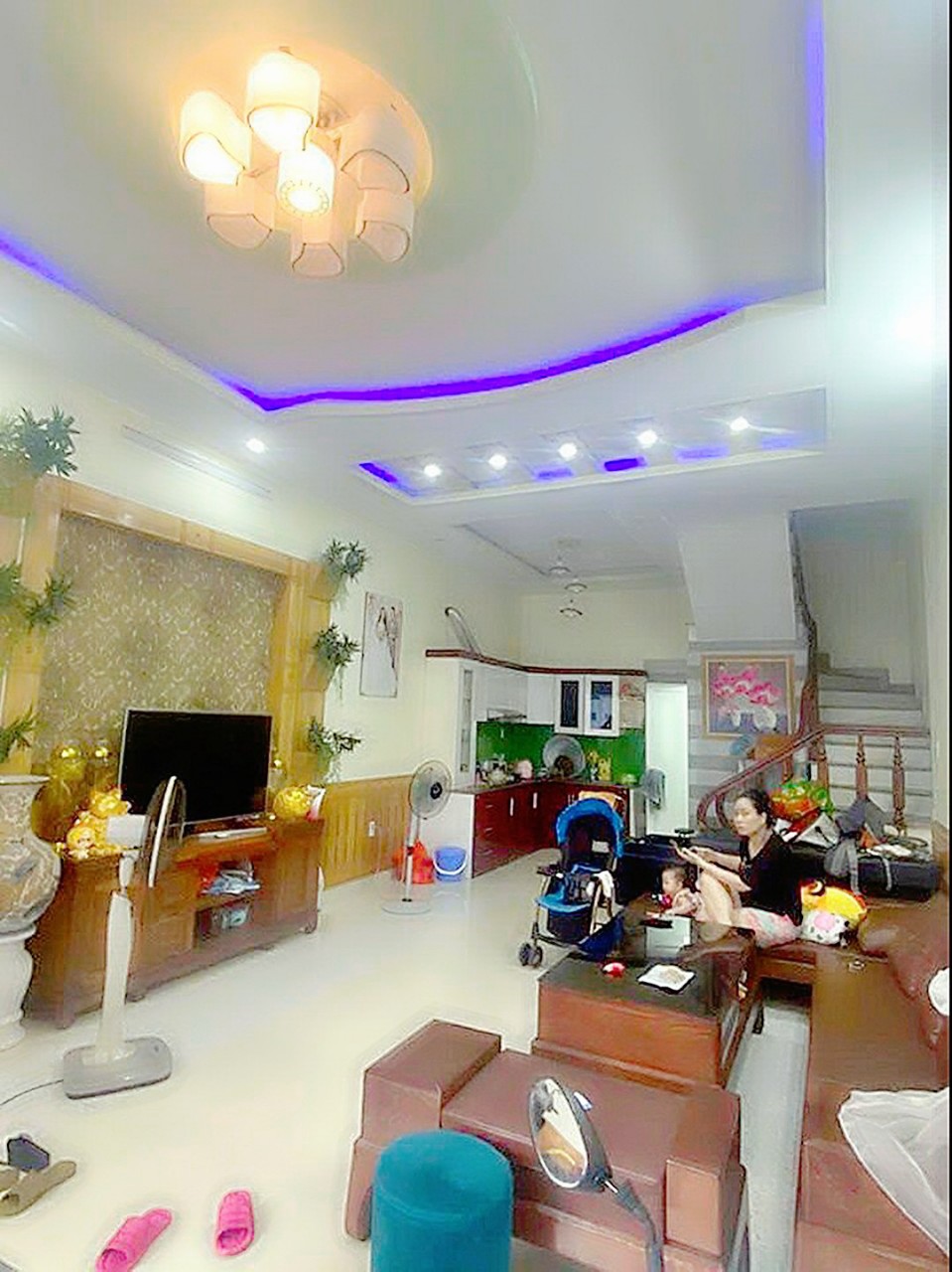 Bán nhà mặt ngõ Chợ Hàng, 45m 4 tầng GIÁ 3.5 tỉ, độc lập, ngõ kinh doanh tốt