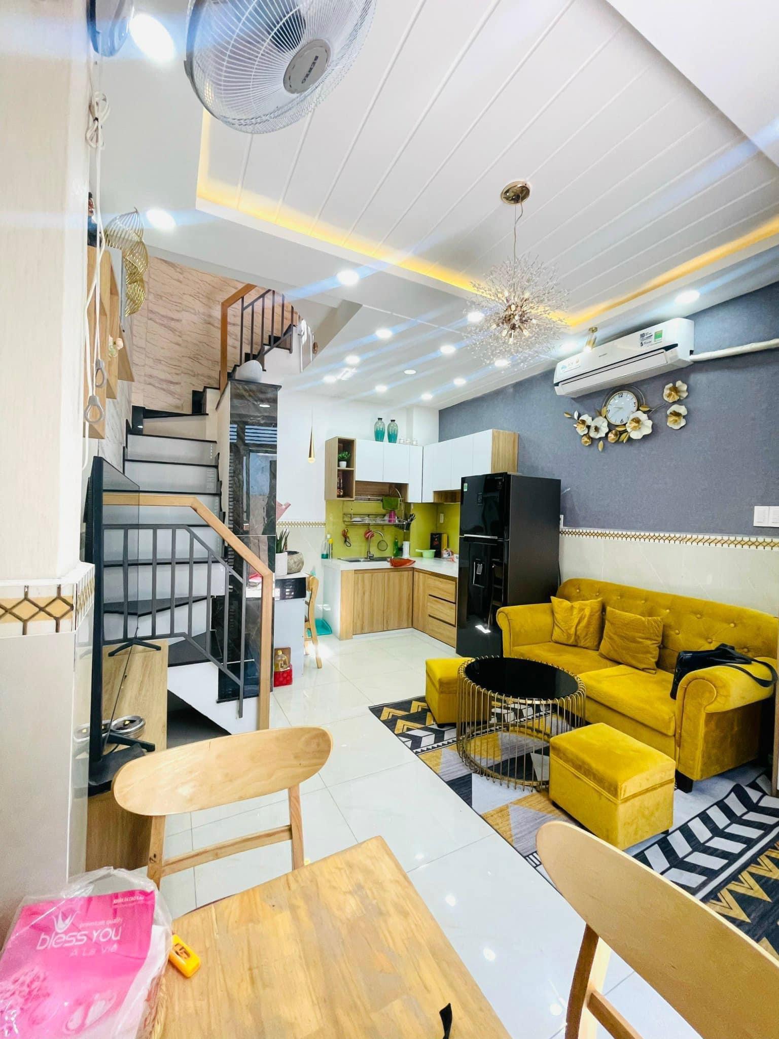 NHÀ ĐẸP-SANG-XINH-XỊN-MỊN-QUANG TRUNG-GV- SÁT HẺM Ô TÔ - TẶNG HẾT NỘI THẤT XỊN SÒ-3TẦNG ĐÚC THÁI-2PN-3WC-CHỈ 3TỶ15 TL