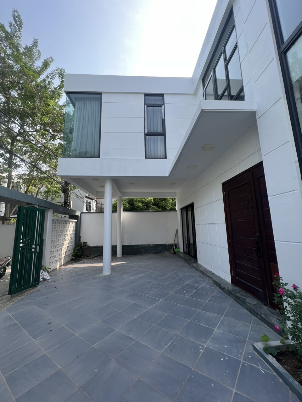 BIỆT THỰ ĐẸP LONG LANH, MẶT TIỀN SIÊU KHỦNG, SÂN VƯỜN, GARA ÔTÔ, GIÁ TỐT, 155M2 X2 TẦNG Chỉ 6,7 TỶ.