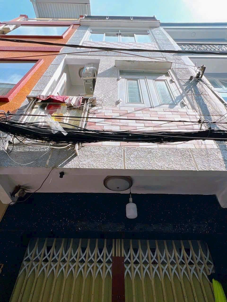 BÁN NHÀ Q4 KÈO THƠM KHU DÂN CƯ HIỆN HỮU KHÔNG LO GIẢI TỎA CHỈ 3 TỶ X.