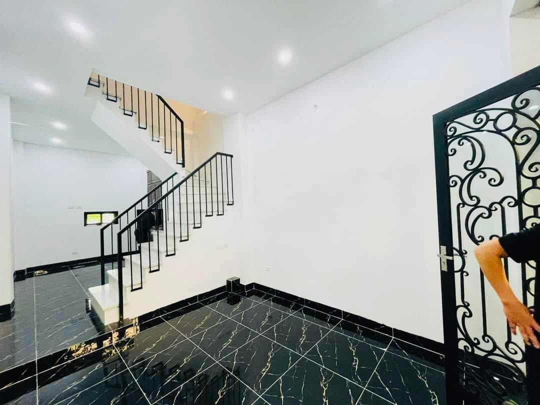 BÁN NHÀ 4 TẦNG NGÕ 175 LẠC LONG QUÂN, CẦU GIẤY, 31M(T2:38M), MT 3,8M, GIÁ CHÀO 3,95 TỶ