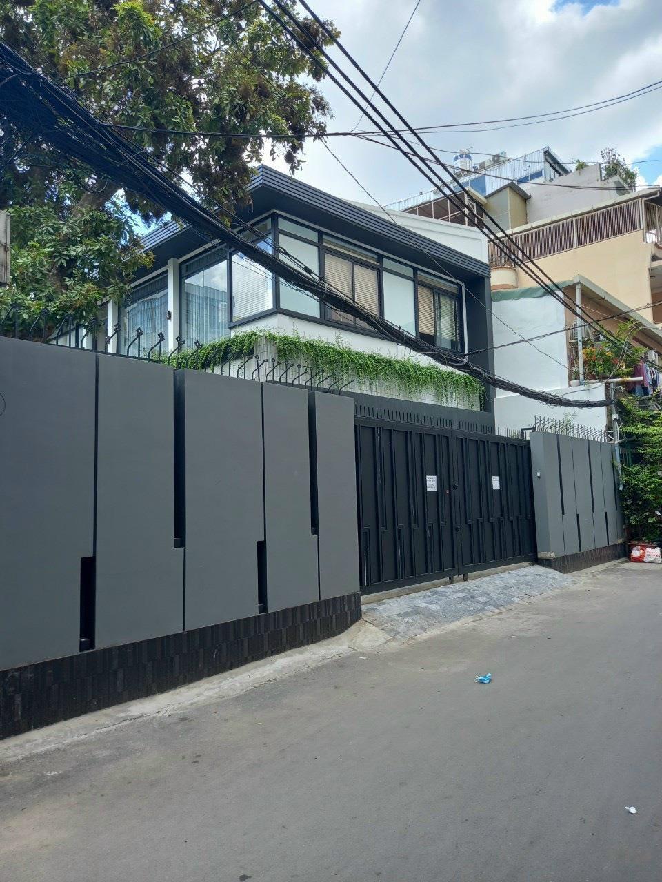 Biệt thự Trần Hưng Đạo, Q1, 321m2 đất, để 4 oto, giá 80 tỉ