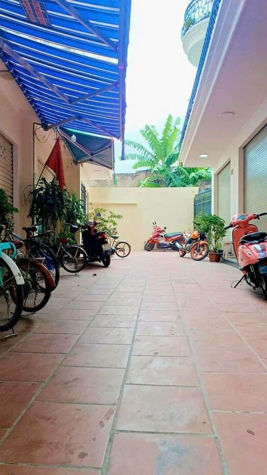 Bán nhà ngõ 639 Ngô Gia Tự 46m 3 tầng GIÁ 2.15 tỉ ngõ thông, xây độc lập