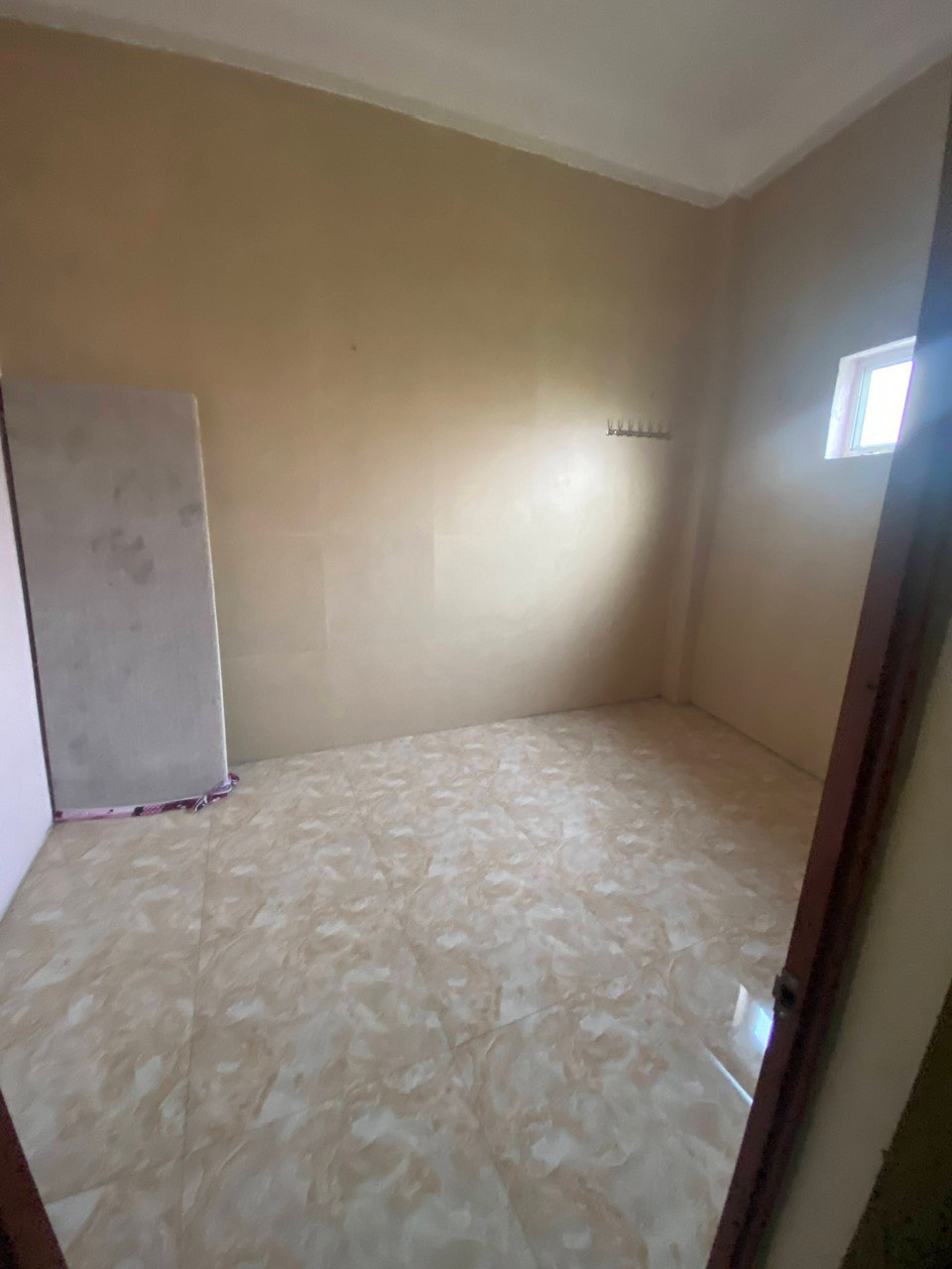1 tỷ 9 có nhà ở Hà Huy Tập, Yên Viên, Yên Hà, 50m2x 3 tầng, gần phố, trường chợ