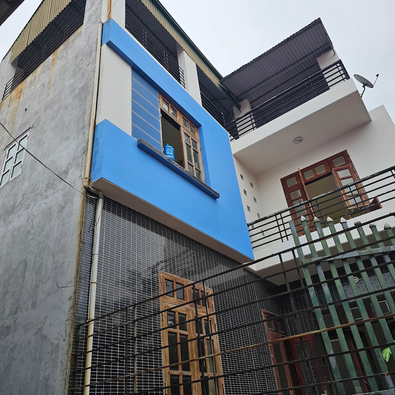 GIÁ chỉ nhỉnh 1 tỷ có ngay nhà 3 tầng mới DIỆN TÍCH GẦN 100 m lô góc (Còn thương lượng )