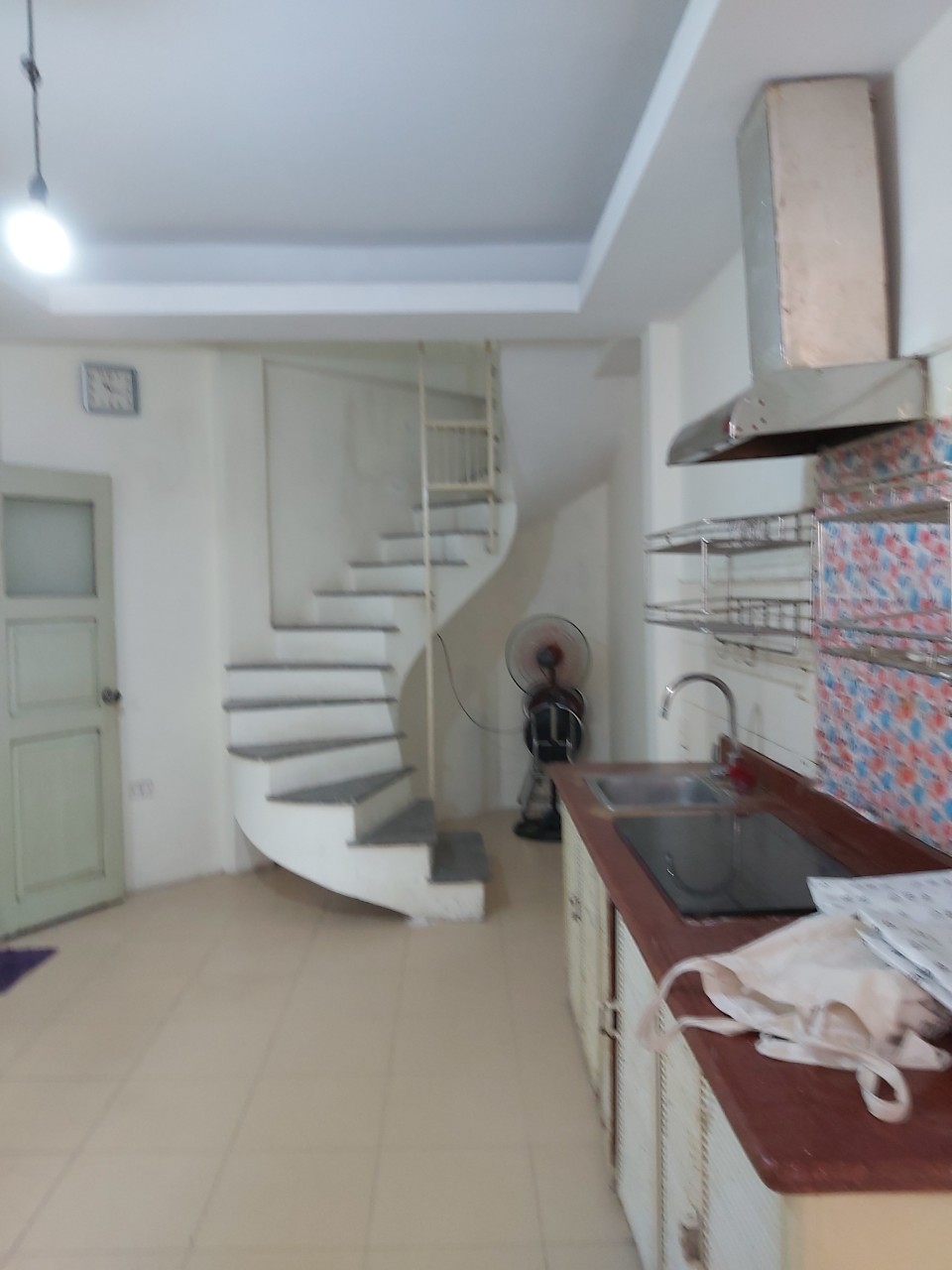 Cho thuê nhà nguyên căn tại Ngõ 279 Đội Cấn, Ba Đình. Nhà rộng 2 thoáng. Chỉ 8tr