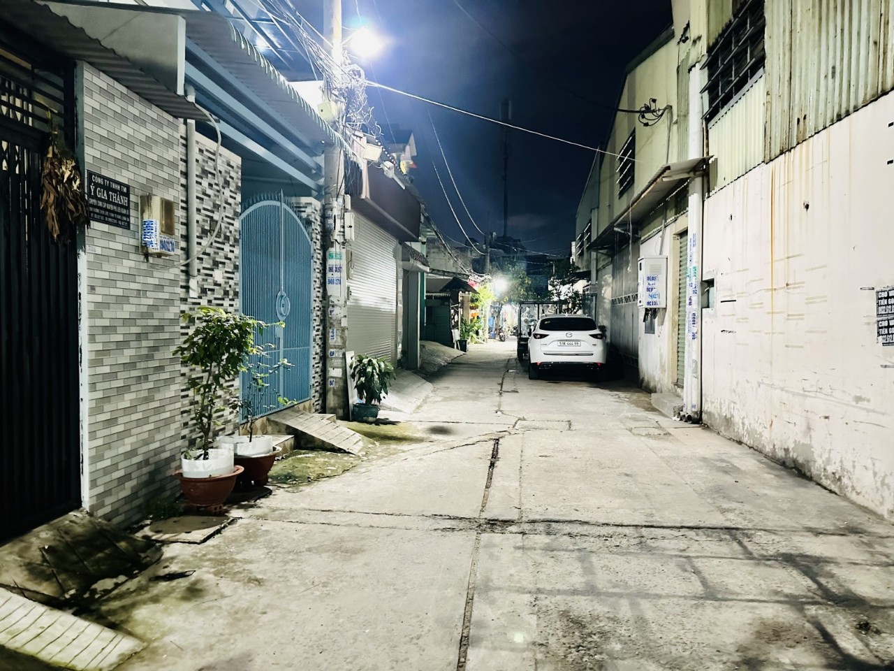 Bán nhà đường Chiến Lược Bình Tân 8x22 hẻm xe tải tiện làm kho ,xây trọ,gần chợ BìnhTrij Đông, quận 6.