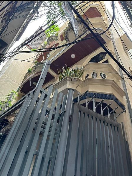 Bán Nhà Đống Đa Hoàng Cầu, Nhà đẹp Ngõ Thông thoáng gần phố DT 45m/4 Tầng Giá Bán 6,9 tỷ