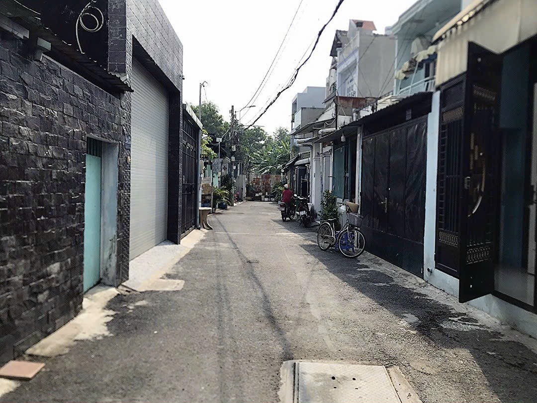 Lô đất hẻm 40 đường 160 tăng nhơn phú A, DT 76m giá tốt