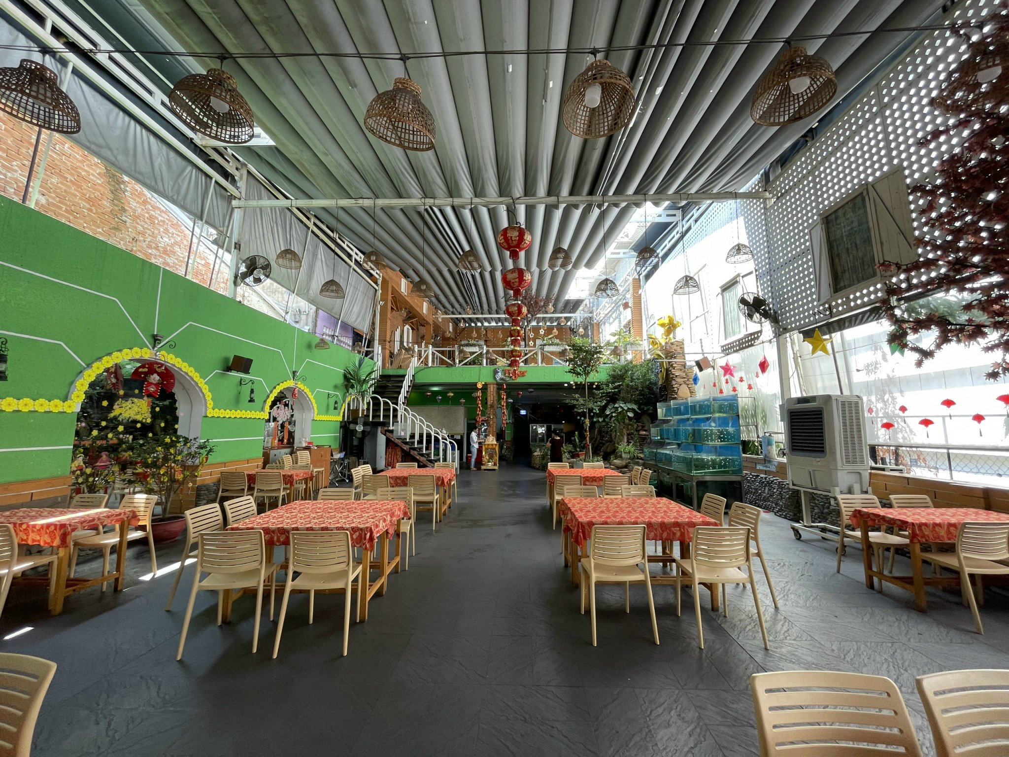 HOT! Cho Thuê Nhà MT Nguyễn Trãi “15x70”, 9 Phòng VIP-Có Hầm Để Xe Hơi, Giá chỉ 450tr