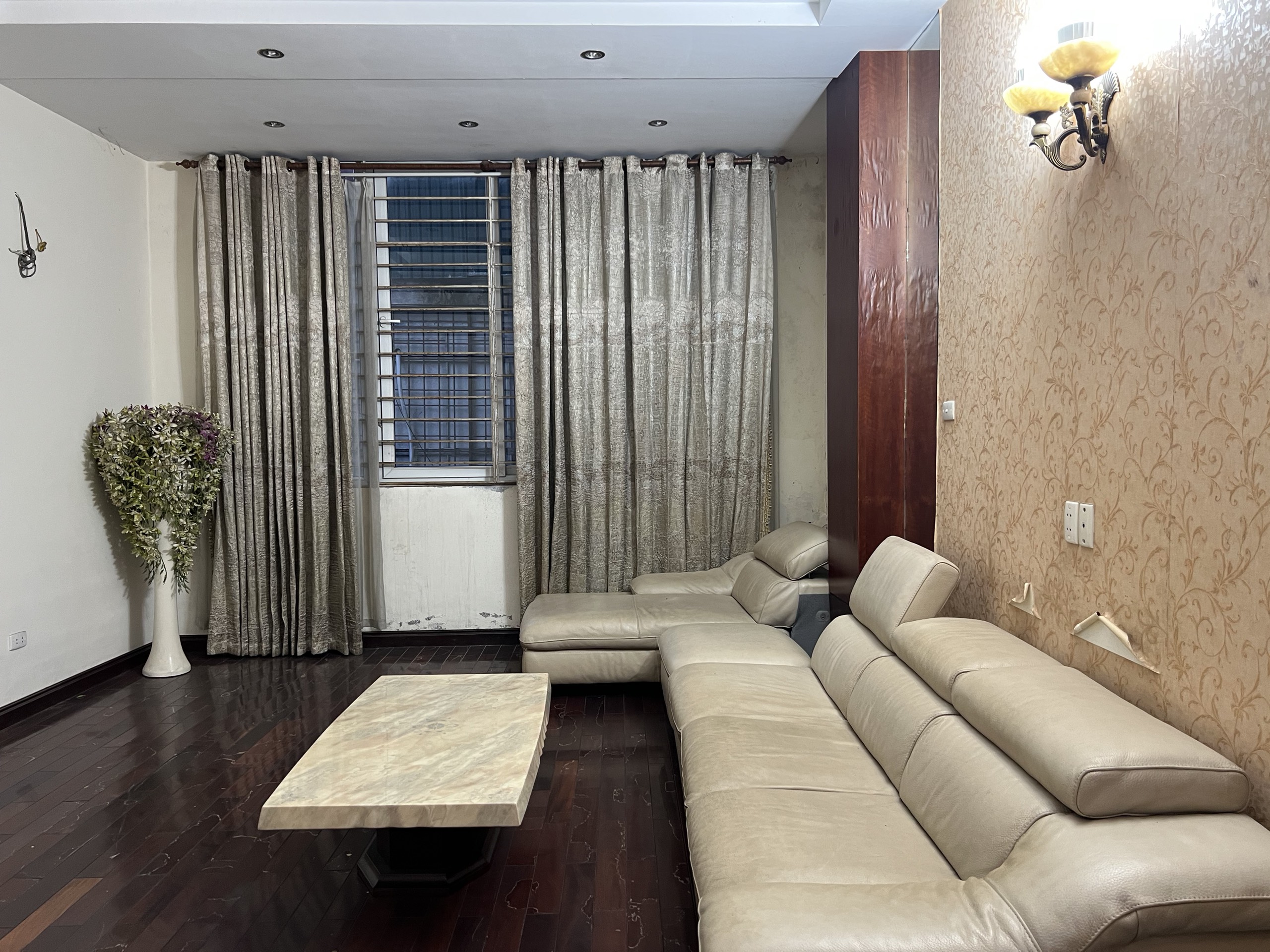 Cần bán nhà PHỐ TRUNG KÍNH, Cầu Giấy 54 m2, 5 tầng, ô chờ TM, ô tô vào, ở sướng.