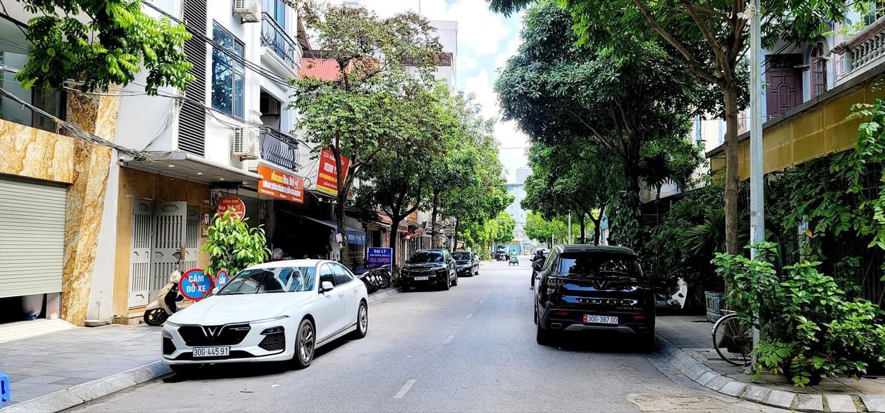 Vỉa hè, oto tránh dừng đỗ, MT8,5m phố Dương Khuê, 67m2 22 tỷ