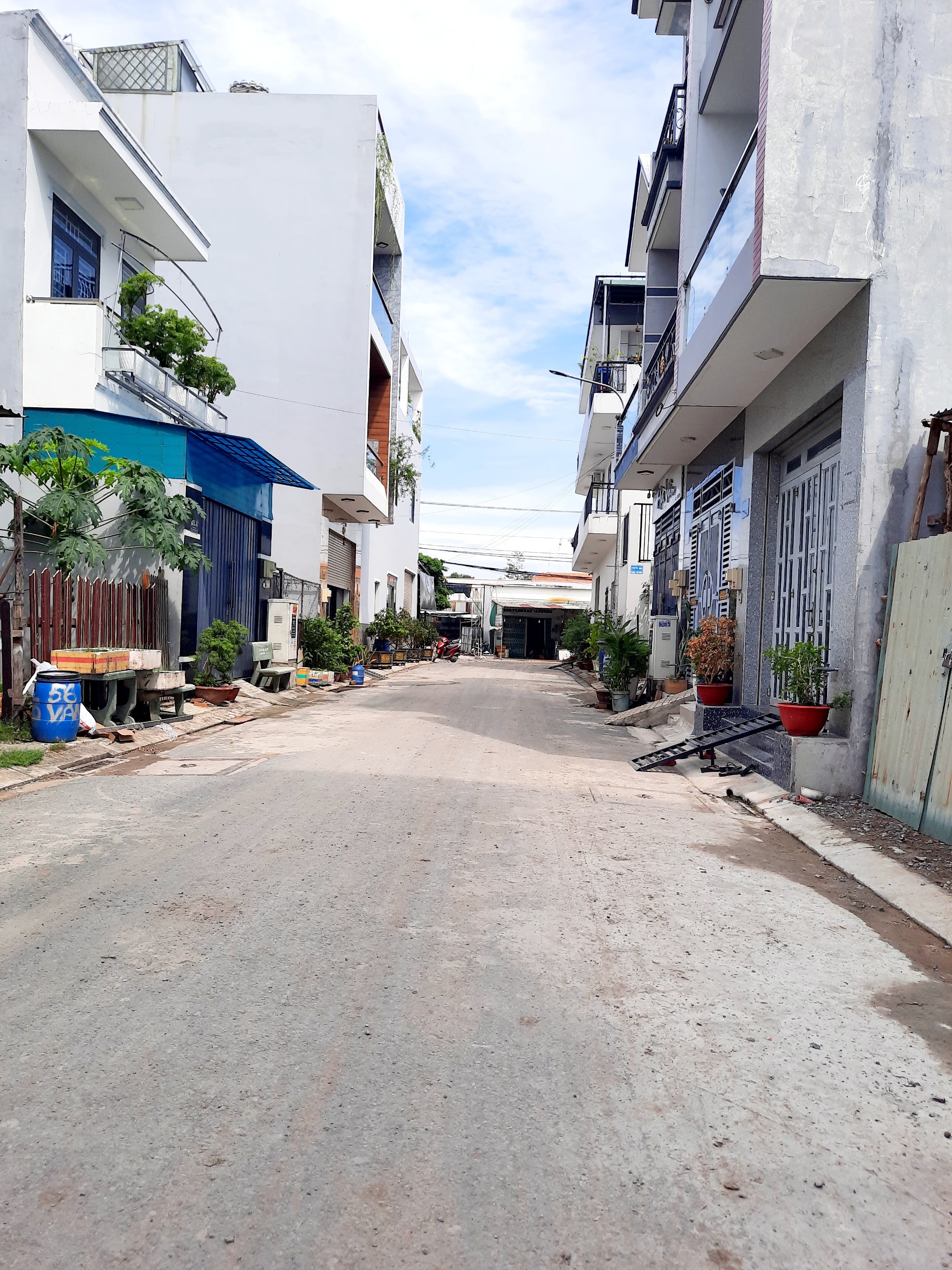 BÁN NHÀ MỚI HẺM XE TẢI - HỒ VĂN LONG - KHU KINH DOANH - HƠN 100M2 - 4 TẦNG - NHỈNH 4,9 TỶ - GỌI NGAY : 090.314.9262