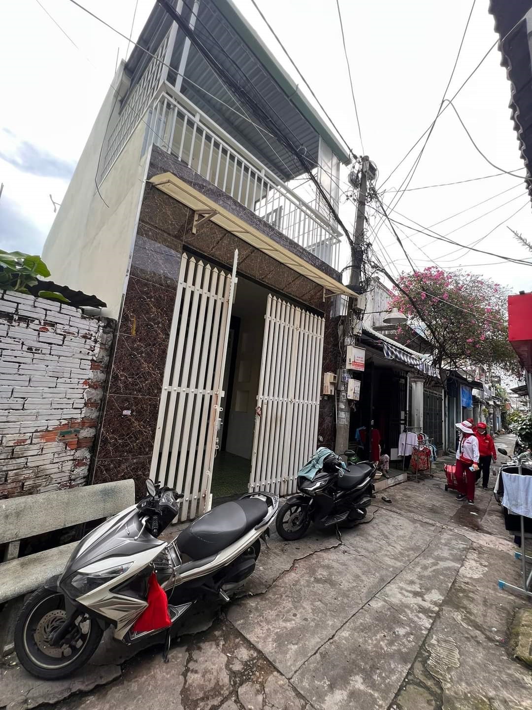 Bán Nhà Đường Nguyễn Văn Quá, 4x15m, 2 Tầng, Sổ Riêng, Gần Chợ Cầu